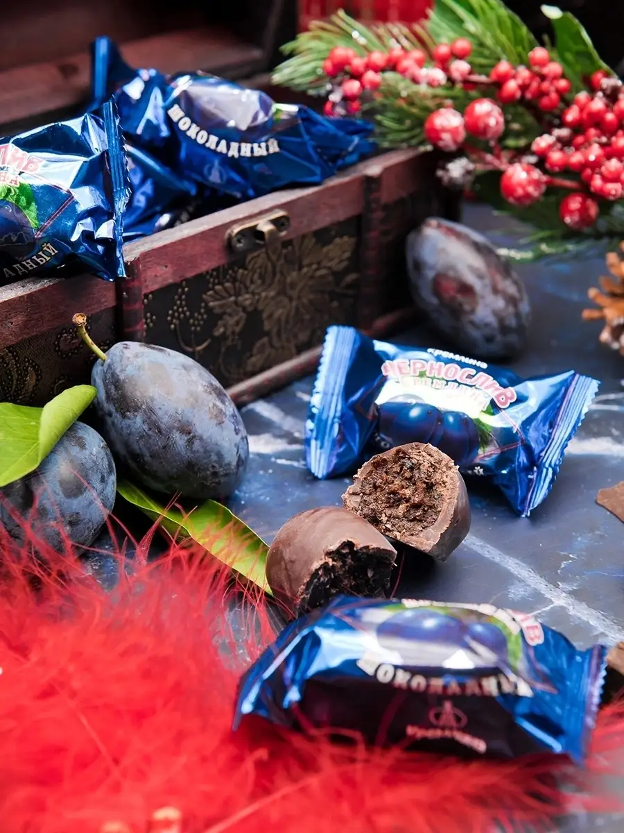 Набор конфет Кремлина Русские узоры Курага и грецкий орех в шоколадной глазури (230 г)