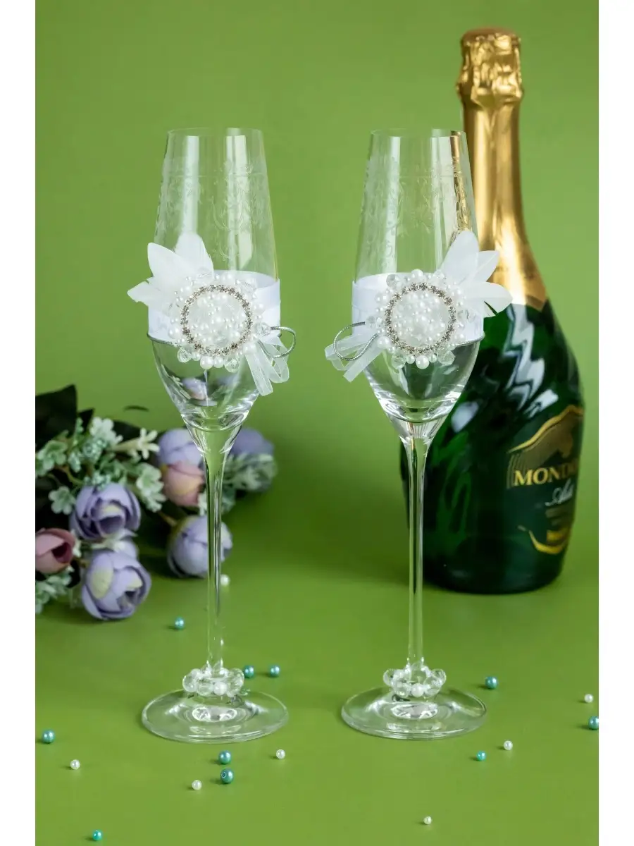 Бокалы для шампанского свадебные декорированные цветочной композицией
